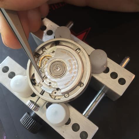 breitling screw broke